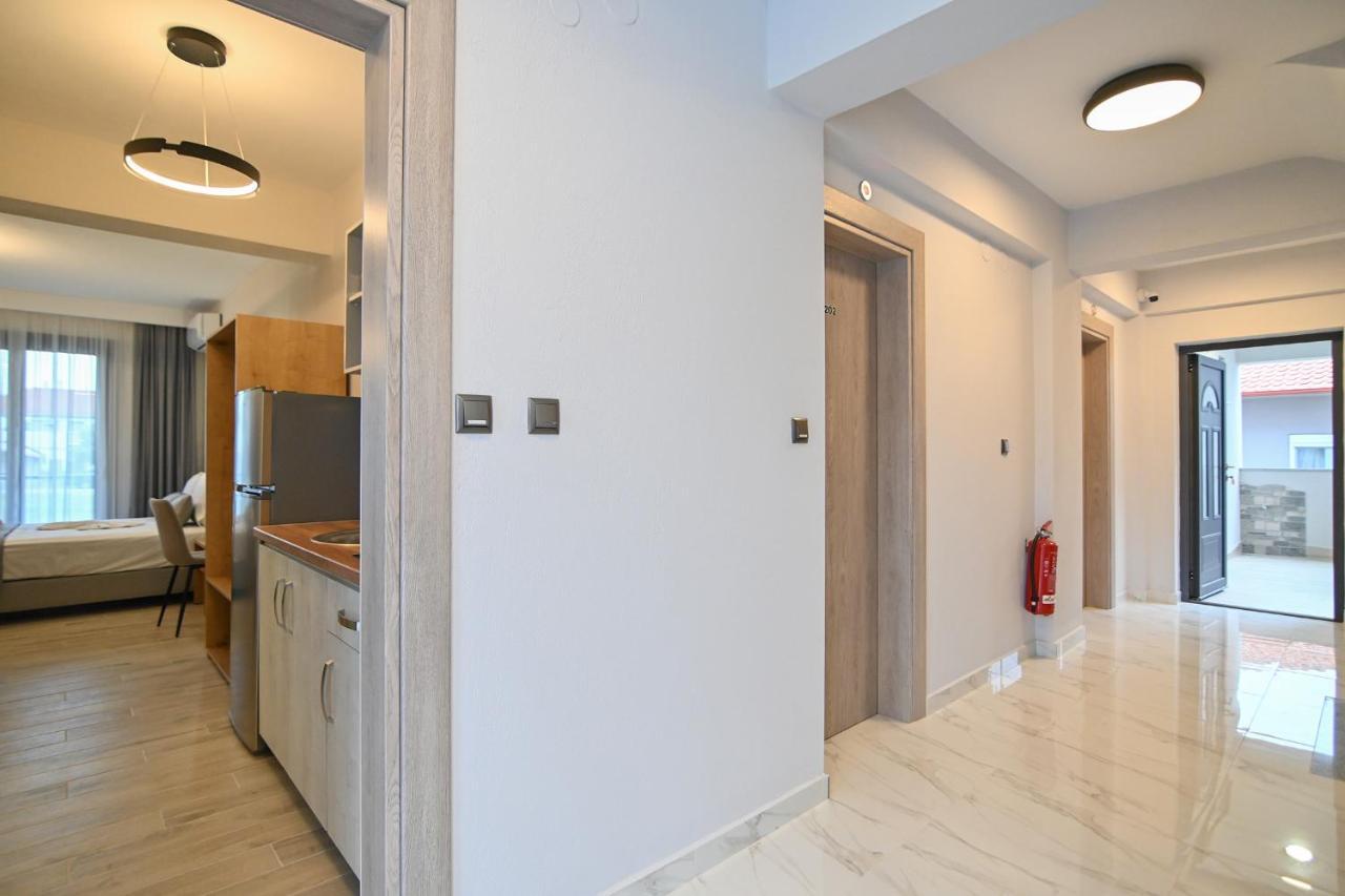 Armonia Luxury Suites Nea Vrasna Exterior photo